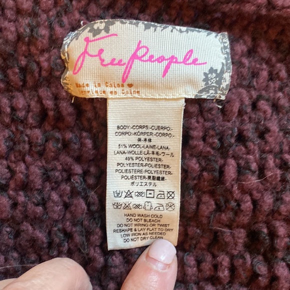 Free People- Beautiful knitted shawl! - Picture 2 of 2